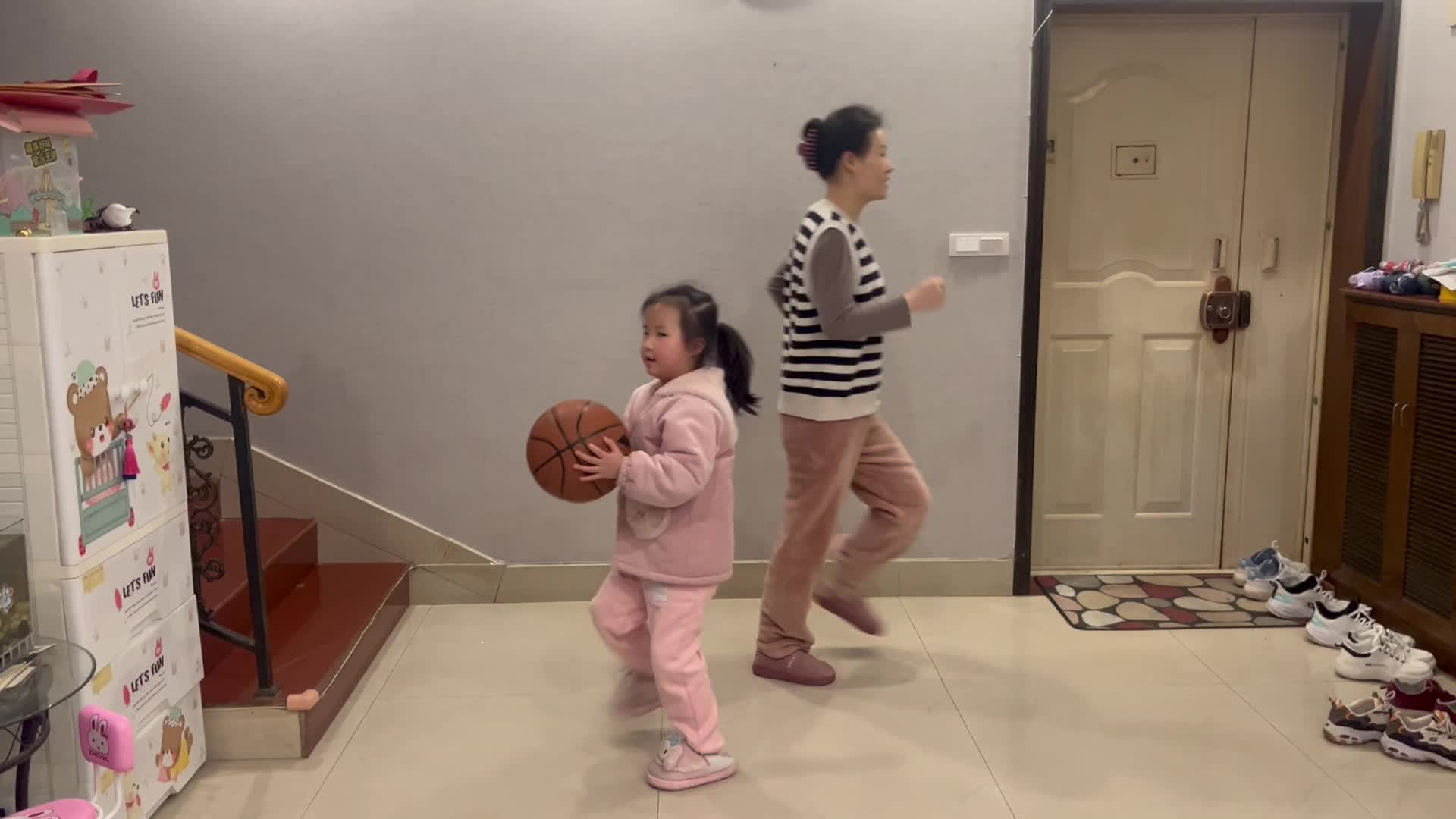 3.19学前A班赵欣奕练习篮球操