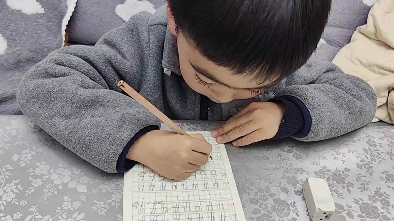 大A班蒋熠_20260320_书写数字5mp4