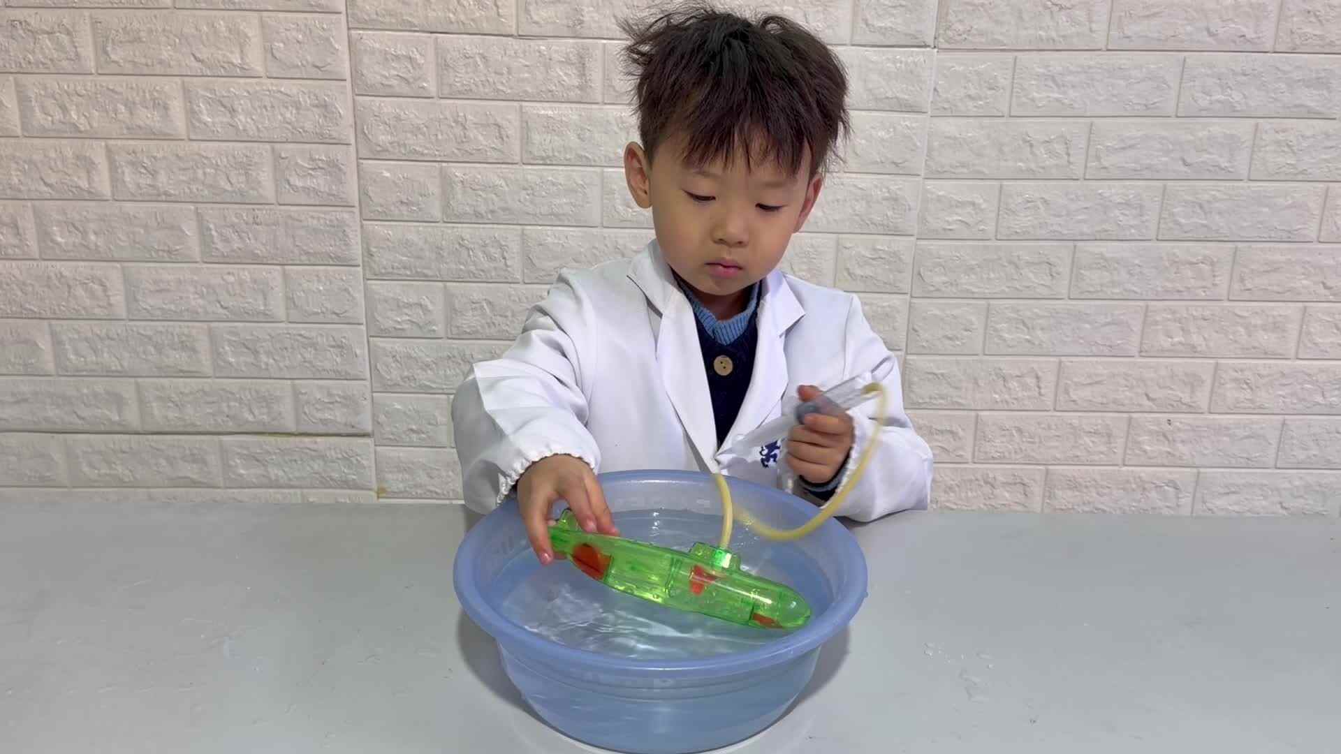 2026.3.10实验大班周昊燃——会沉浮的核潜艇