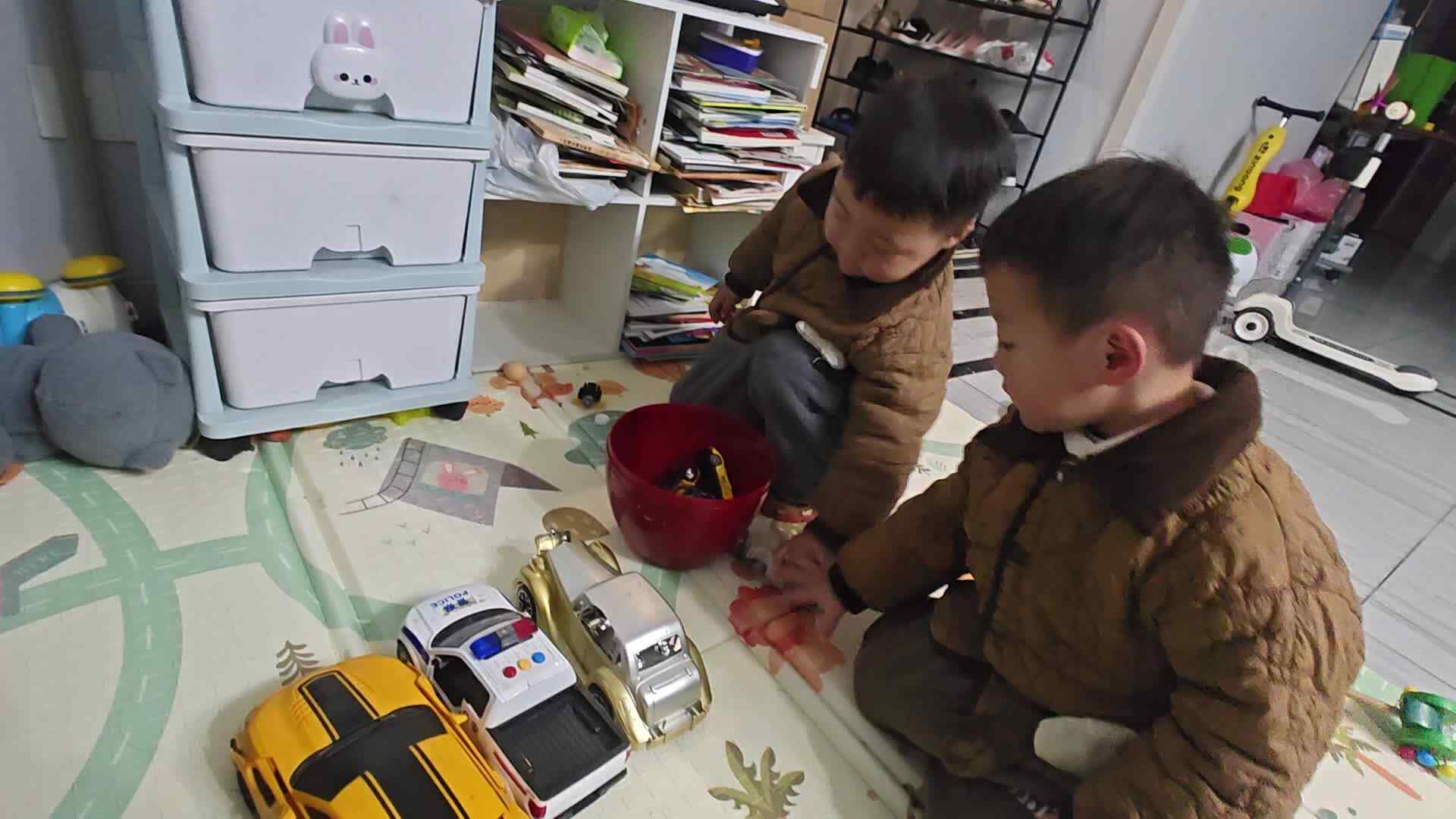 2026 3 19 刘佳铭和刘佳锐《认识大小》家庭闯关练习