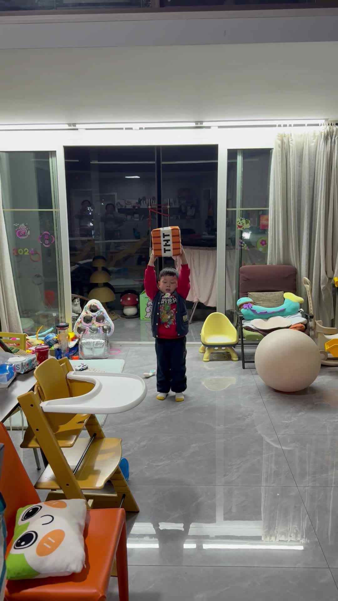 20260331实验中班刘雍洛运动