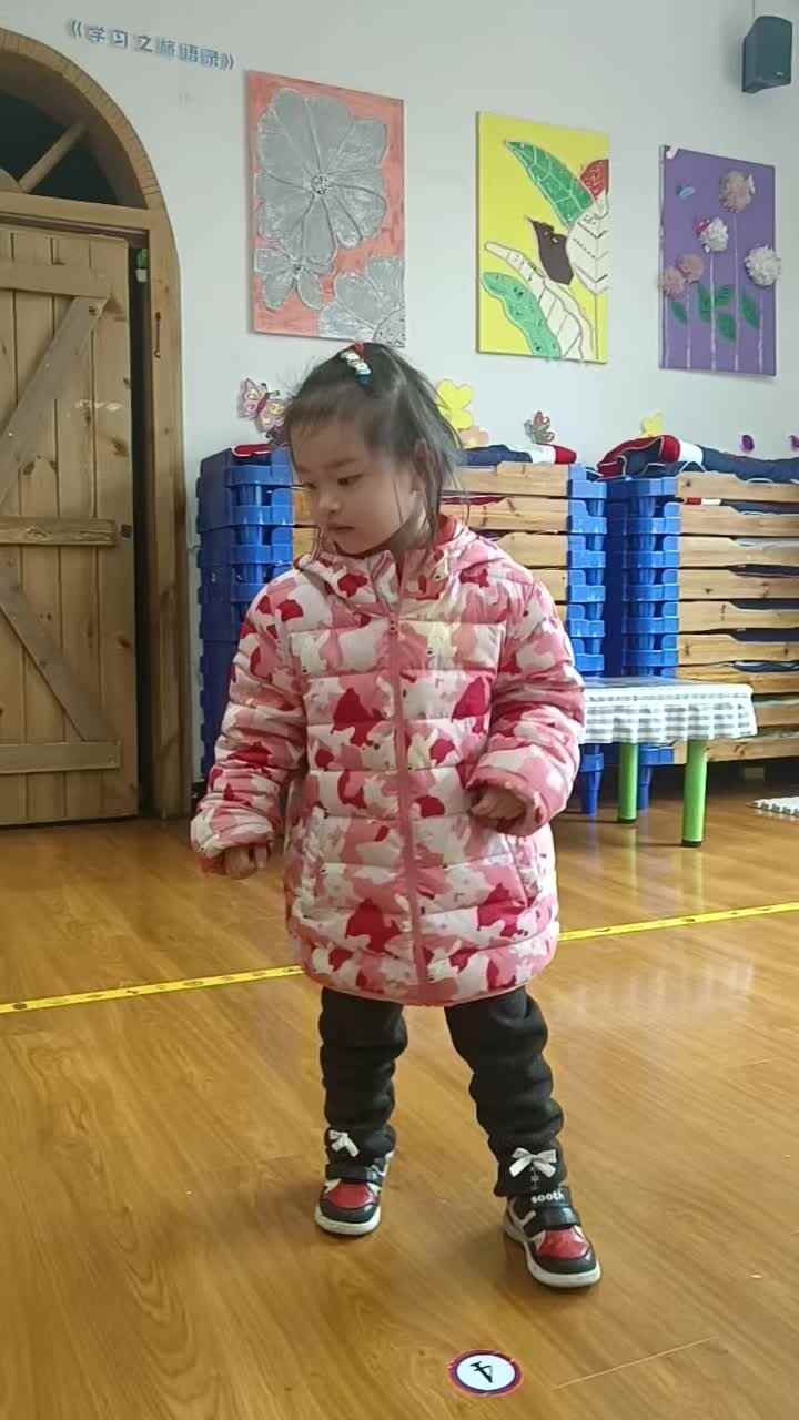 2026年03月18日周晨羽⁣主题：体能活动《室内早操》（学校教育教学活动）