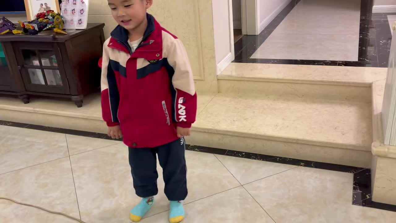 2026.3.16大A班刘奕宸前后跳练习.mp4