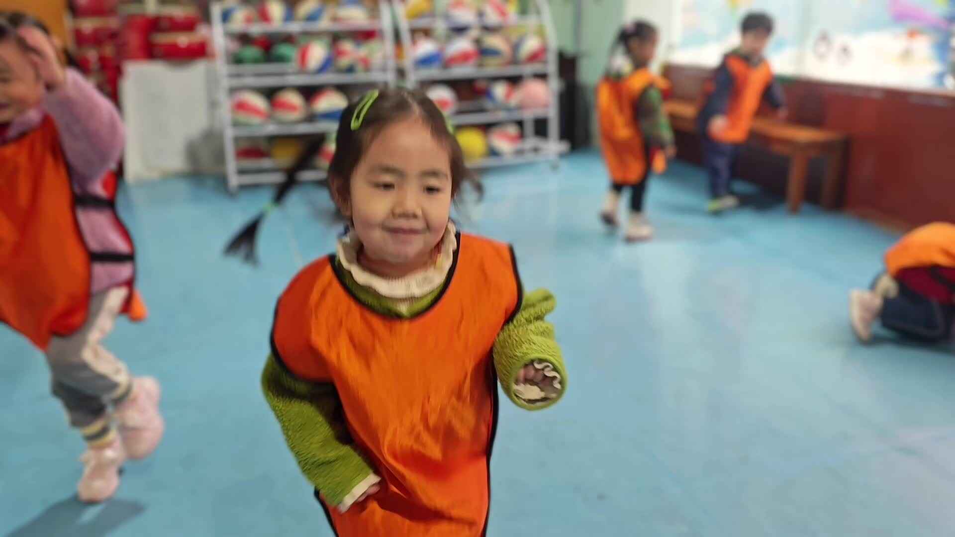 2026.3.19  实验中班  张笑笑 篮球课.mp4