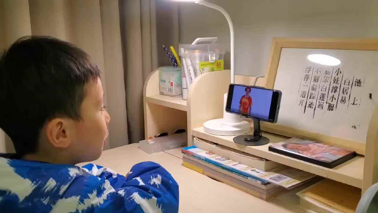 ⁣⁣2026.3.21学B班 王千与 鲨鱼英语《字母B》