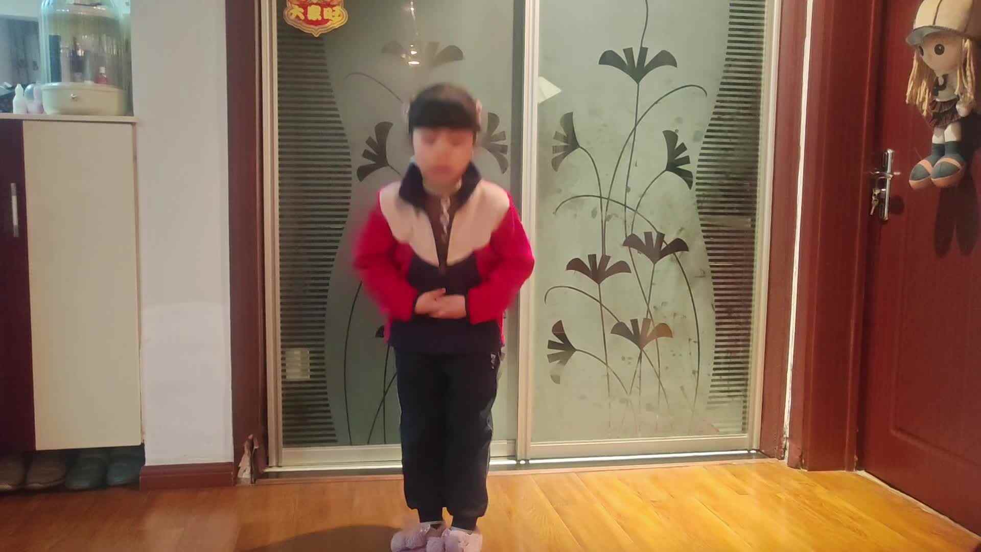 学A李思锦：问好礼仪/单手拍球