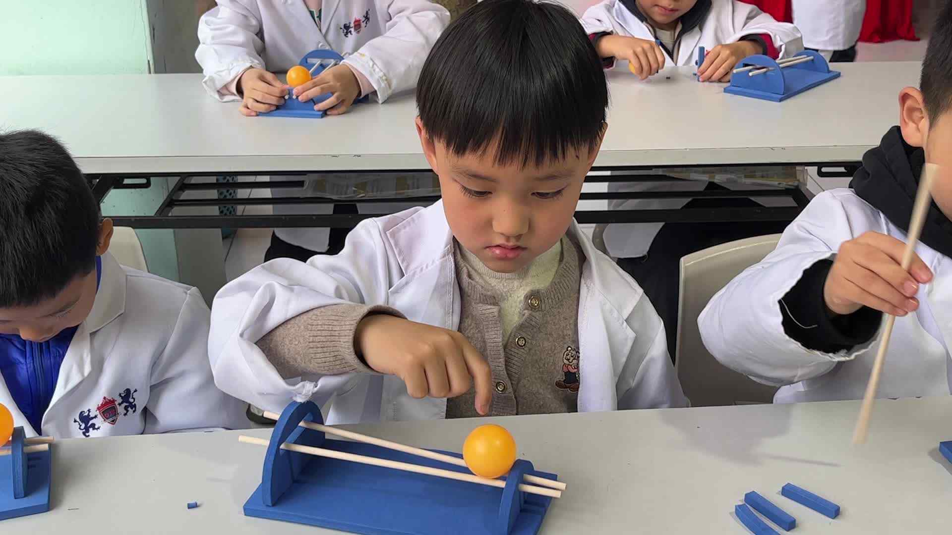 ⁣⁣⁣⁣⁣⁣⁣⁣⁣2026.3.20 实验1班科学实验 杨烁暄