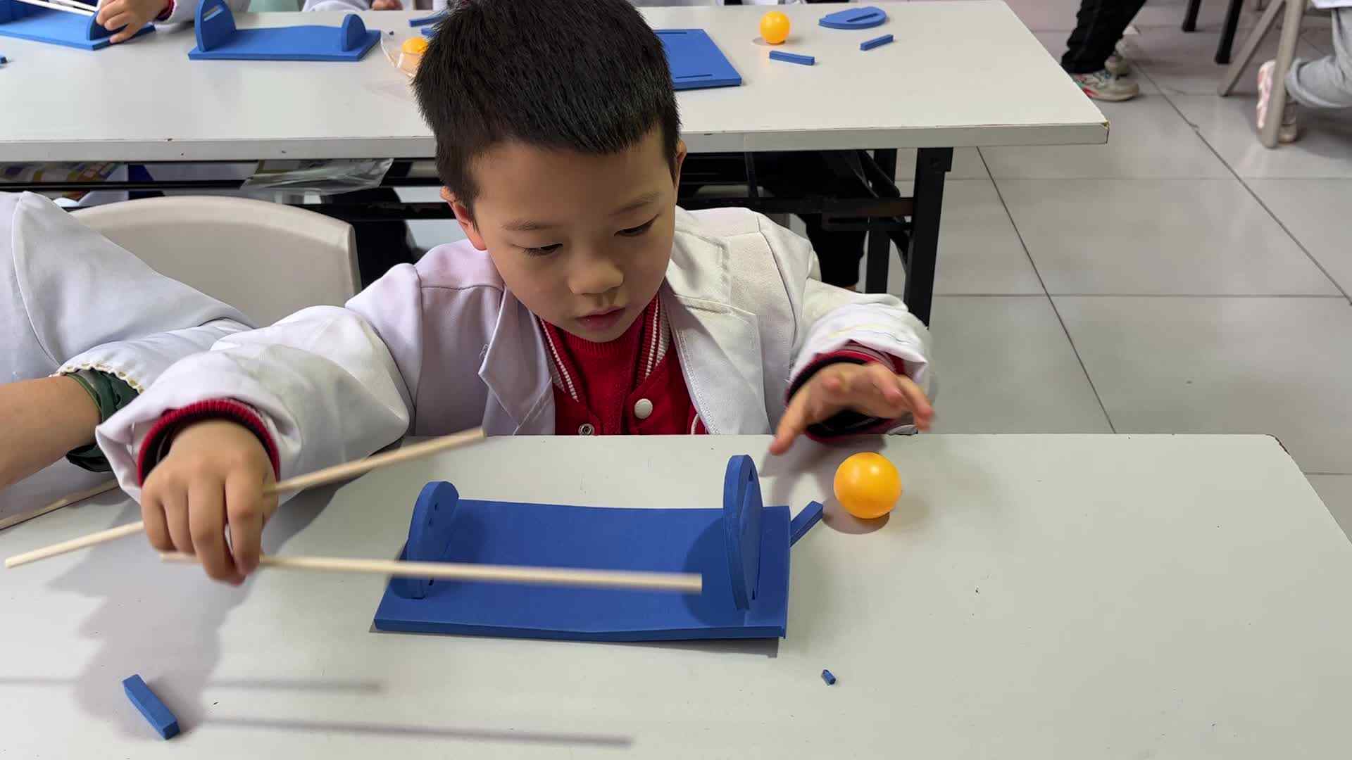 ⁣⁣⁣⁣⁣⁣⁣⁣⁣⁣⁣⁣⁣2026.3.20 实验1班科学实验 曾靖博