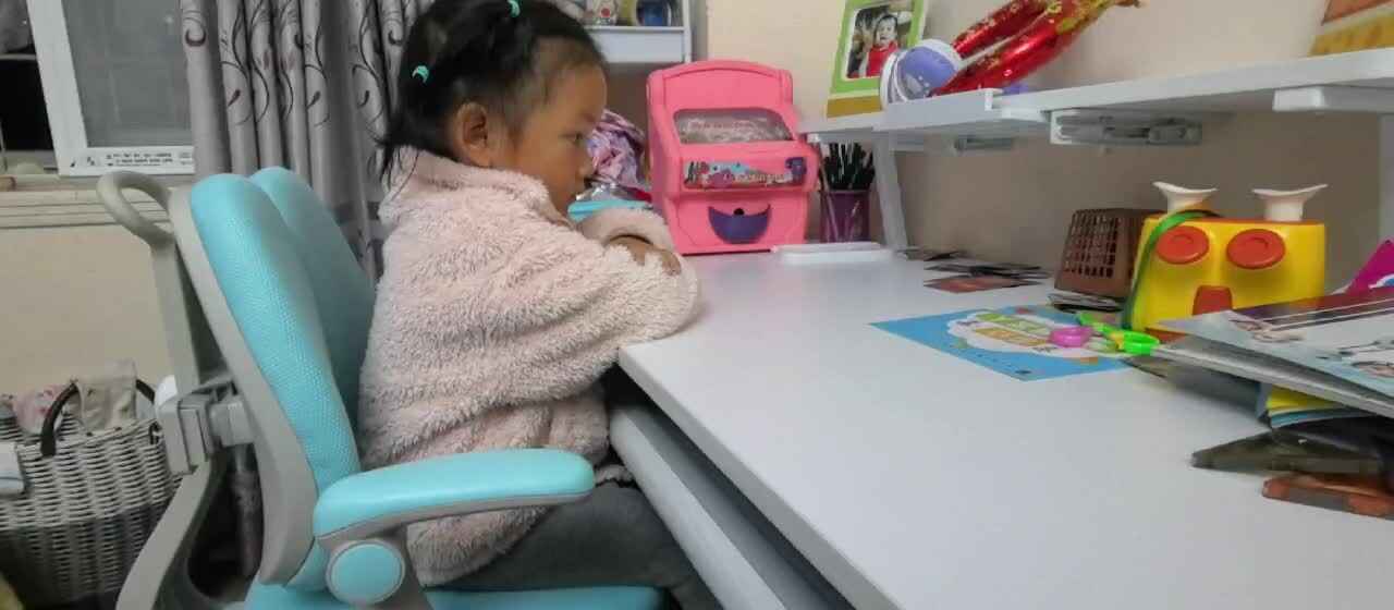 3月4日中A班余年年—坐姿练习