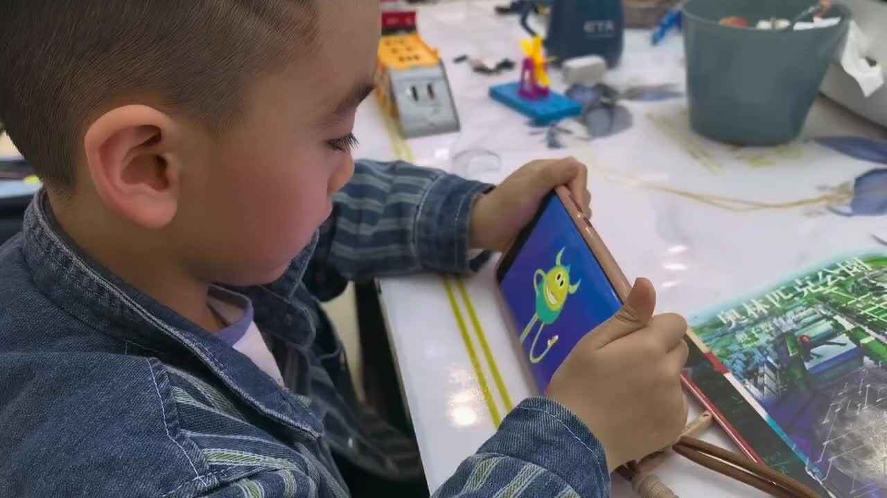 大A班蒋熠  2026.3.27  观看英语视频mp4