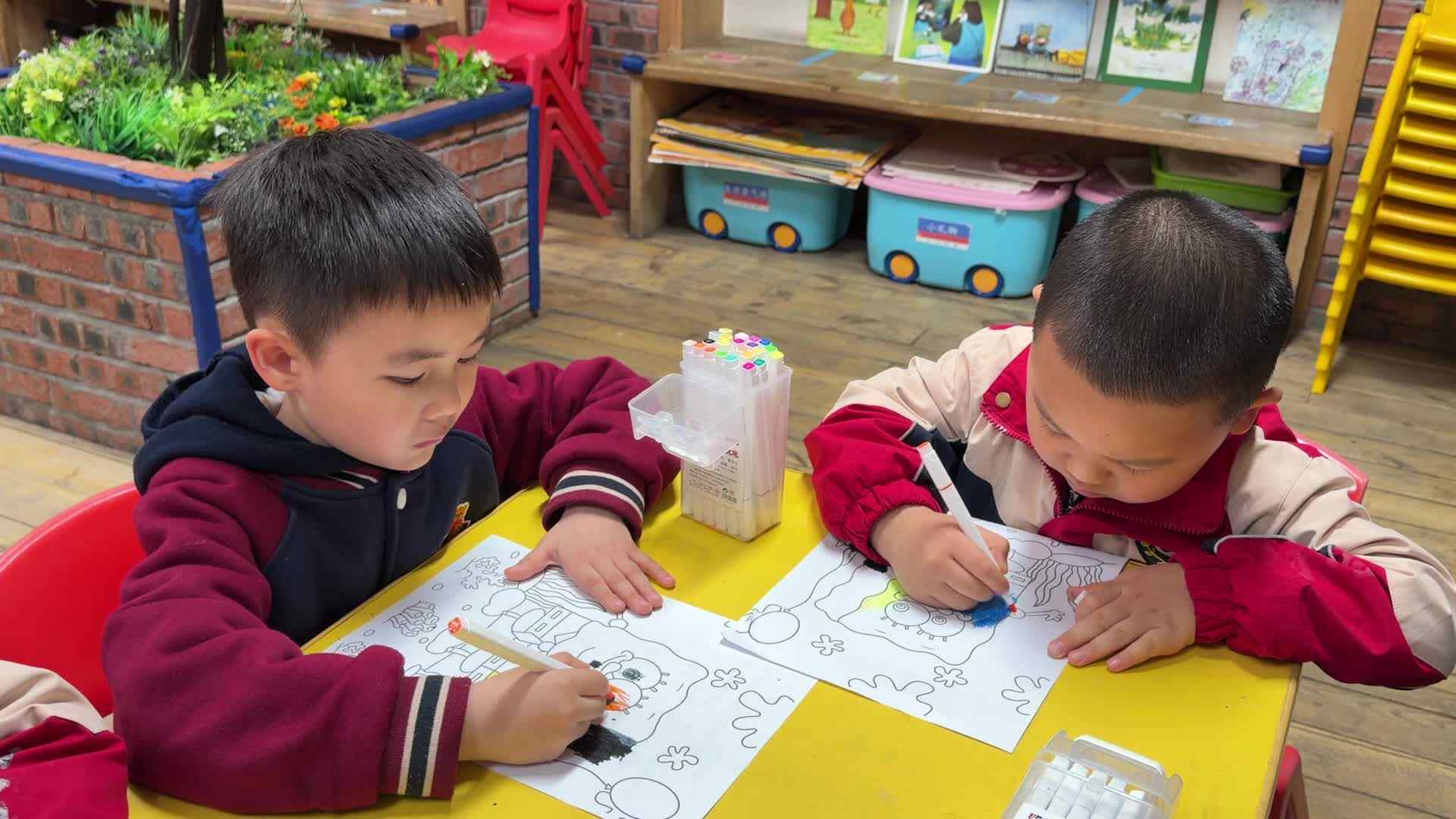 2026.3.31 实验大班 谷江钰、徐嘉毅——涂色练习