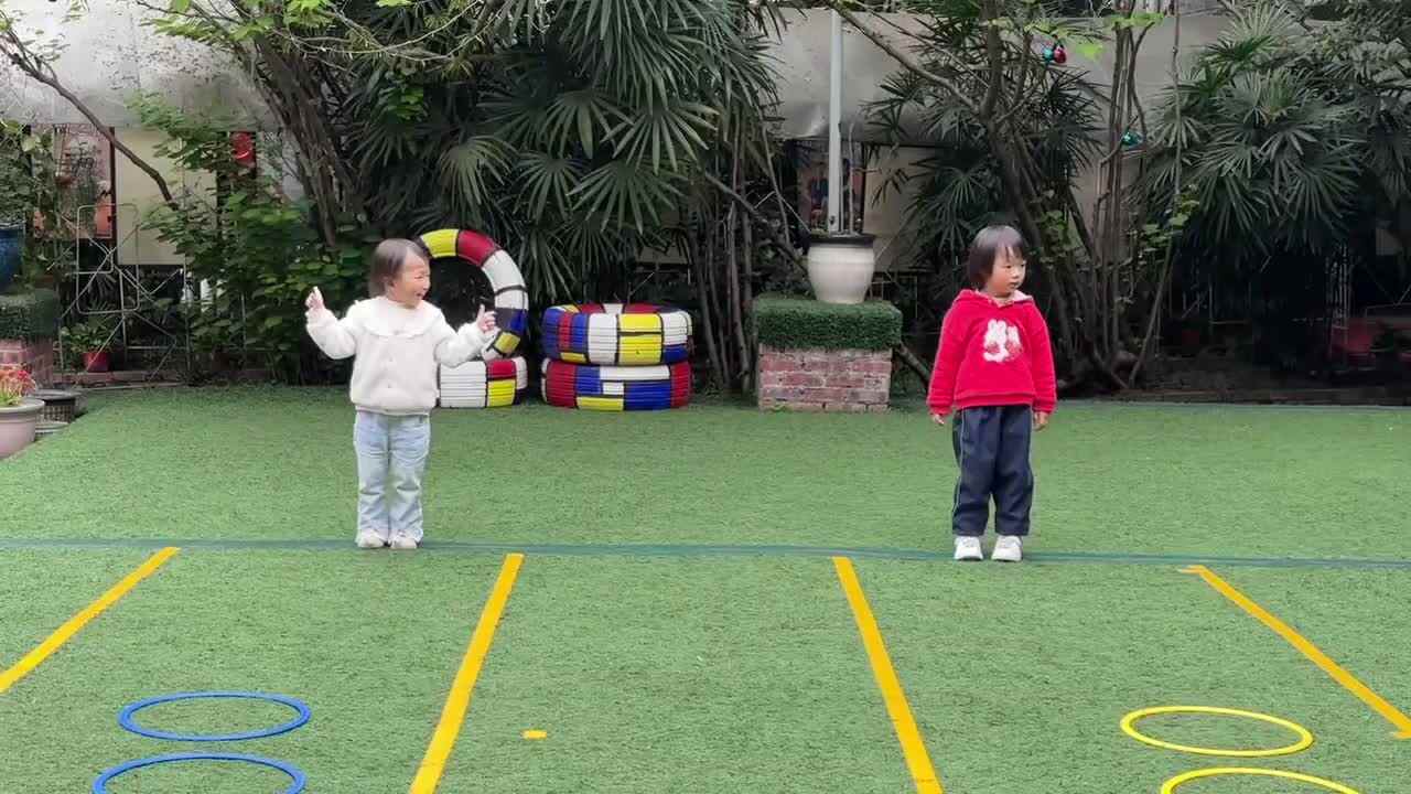 2026.3.27实验小班11号陈舒梦—足球