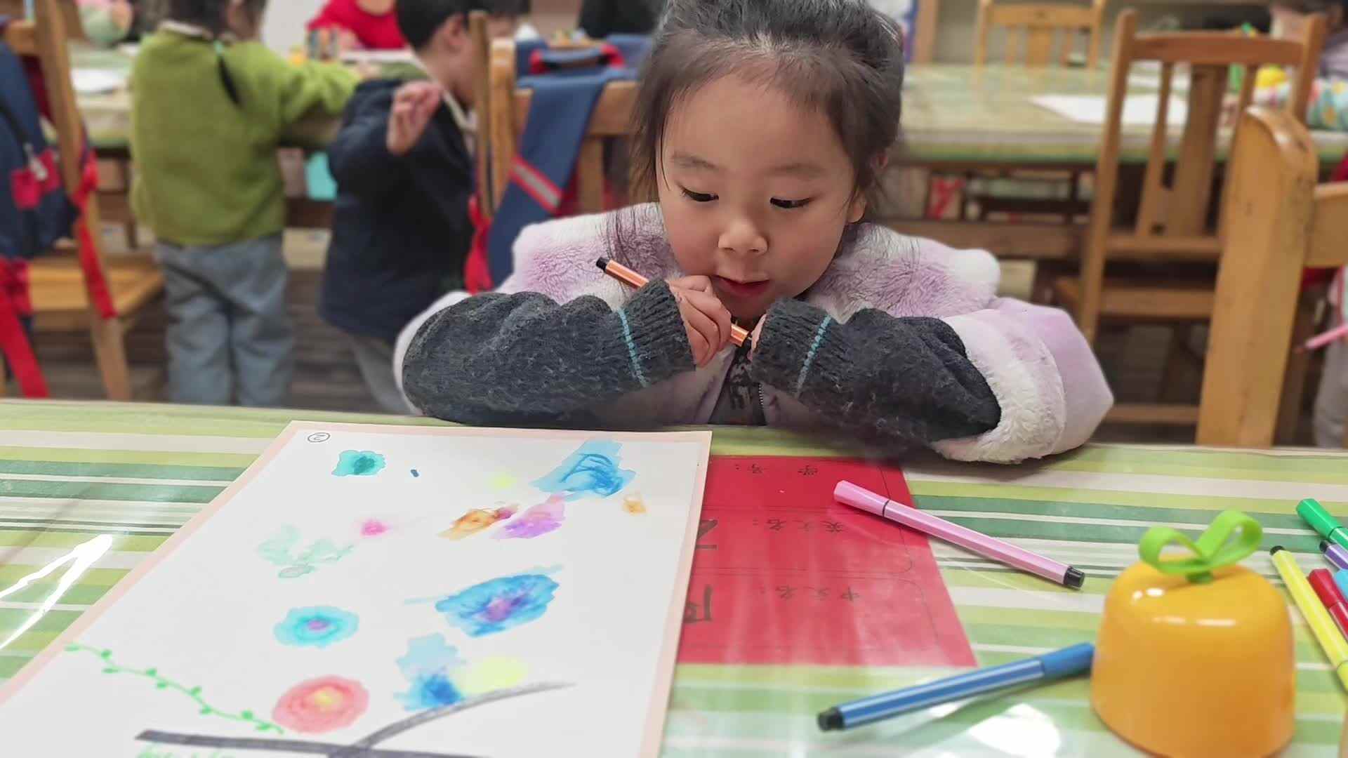 2026.3.20  实验中班  陈祉伊 美工课《春分》.mp4