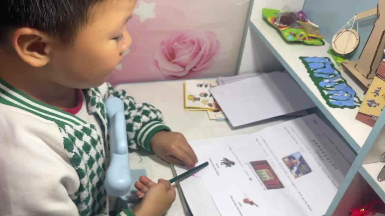 ⁣3.11 学b 田熙辰（指读英语单词） trim.92C19E29-8936-4679-822F-9418A7F70F10.MOV