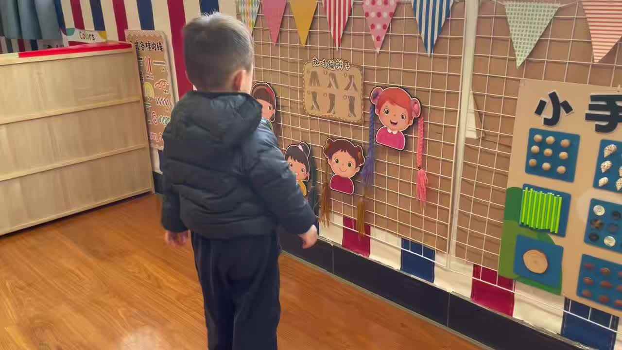 2026 3 10刘佳锐 认识颜色《红黄蓝》