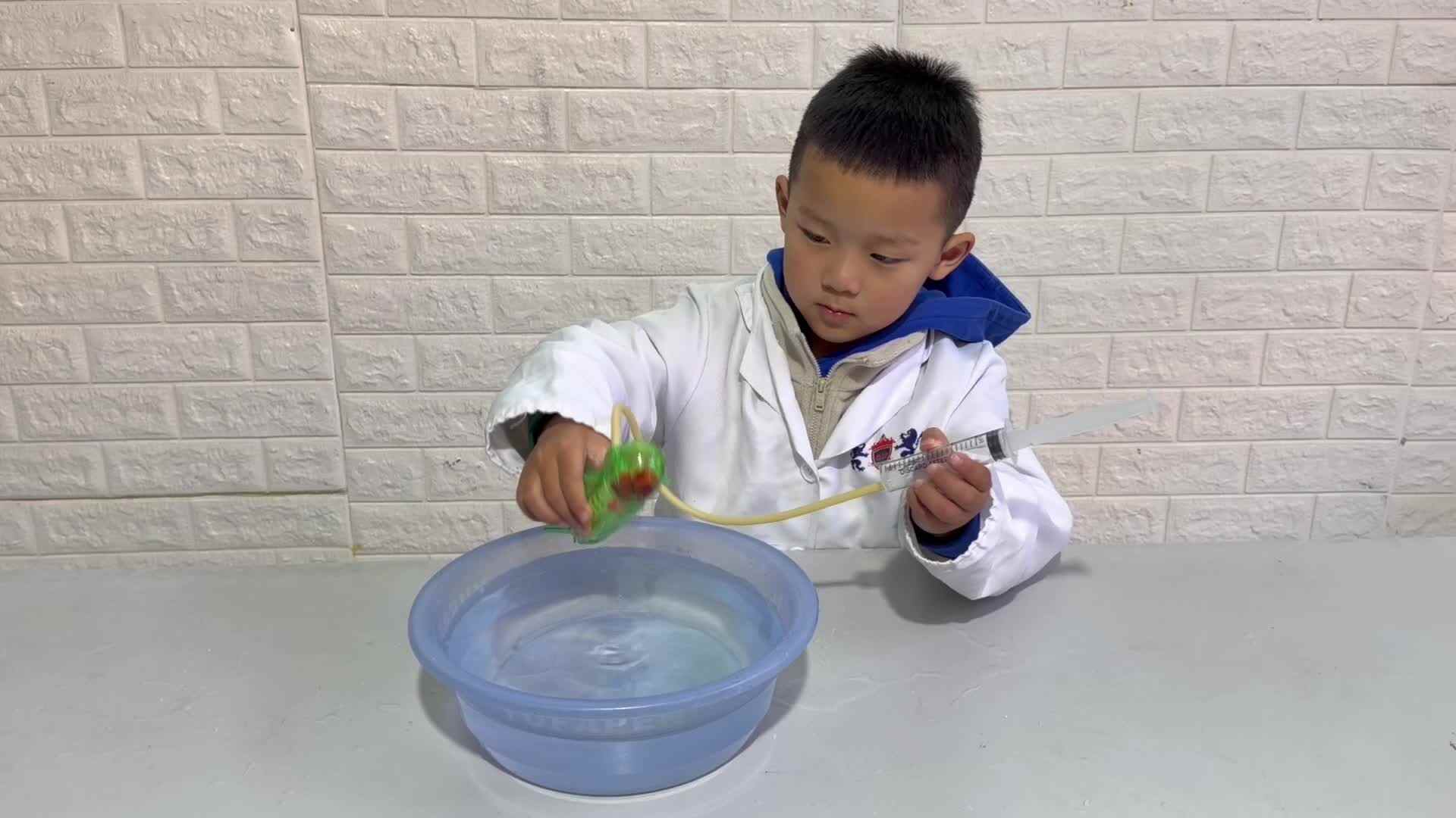 2026.3.10实验大班王子恒——会沉浮的核潜艇