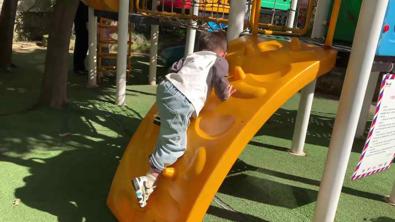 2026.3.11  黄钇然   体能活动《攀爬》