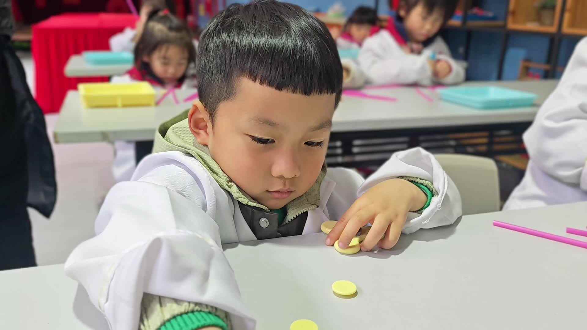 2026.3.18  实验中班 沙景韬 科学实验 《神奇的摩擦力》.mp4