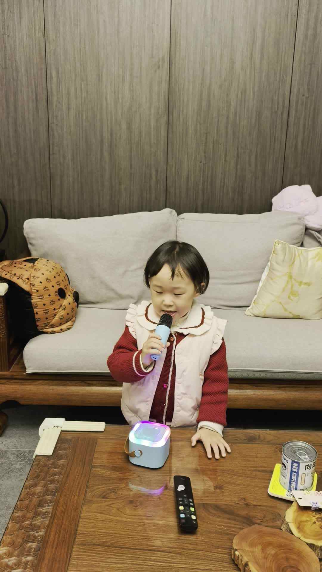 实验小班4号王艺霖自我介绍演讲视频.mp4