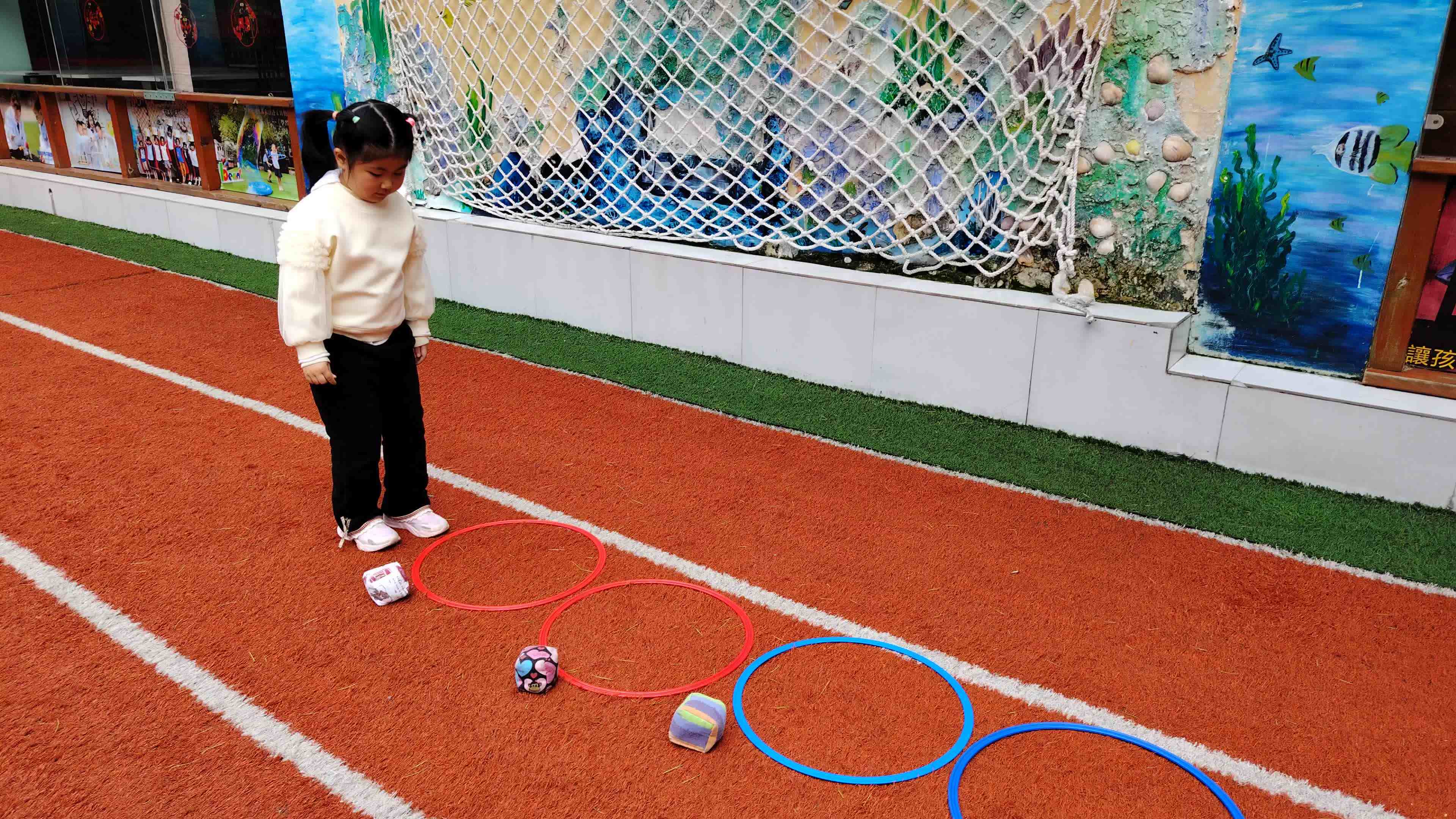 ⁣3.16  王思玥 体能—夹沙包