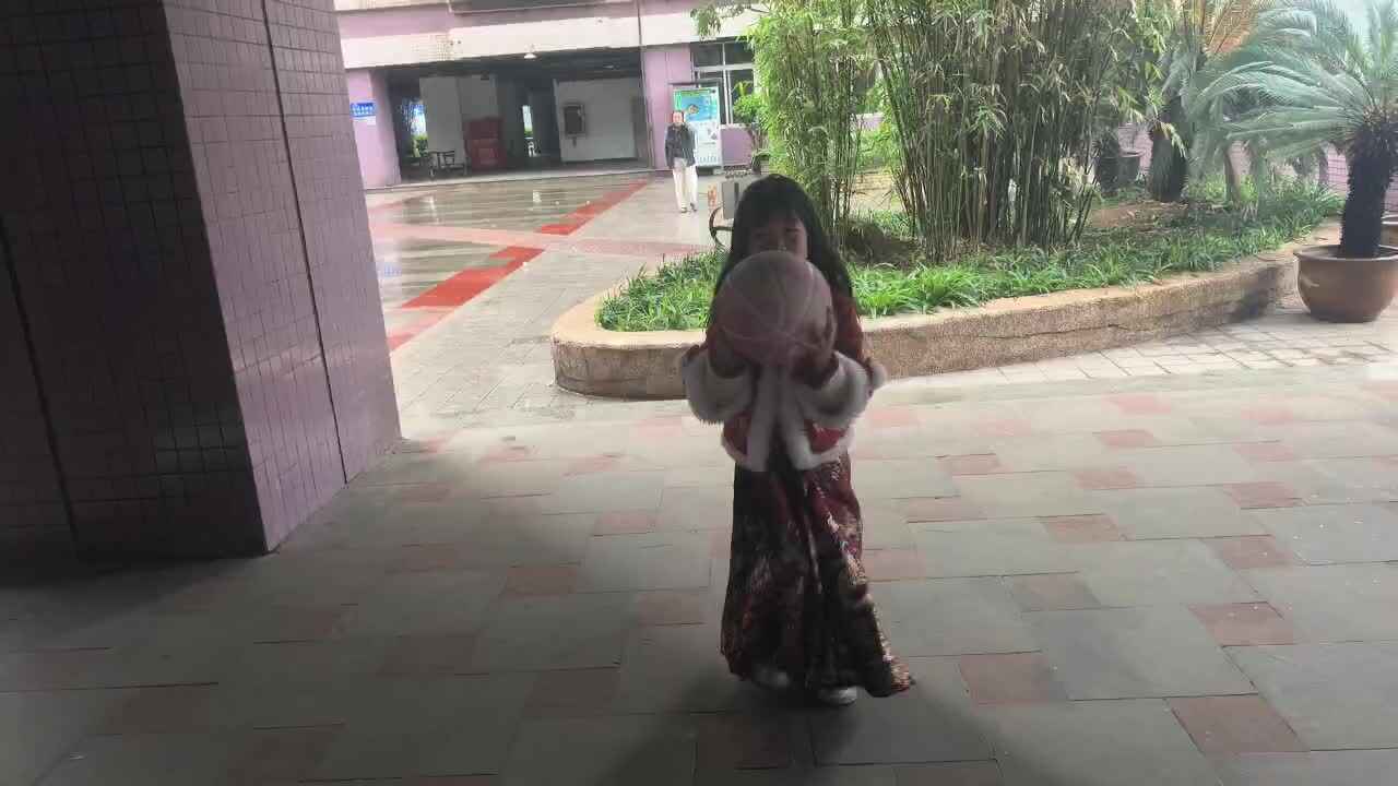 3.15 学前B班 徐子伊 拍球练习