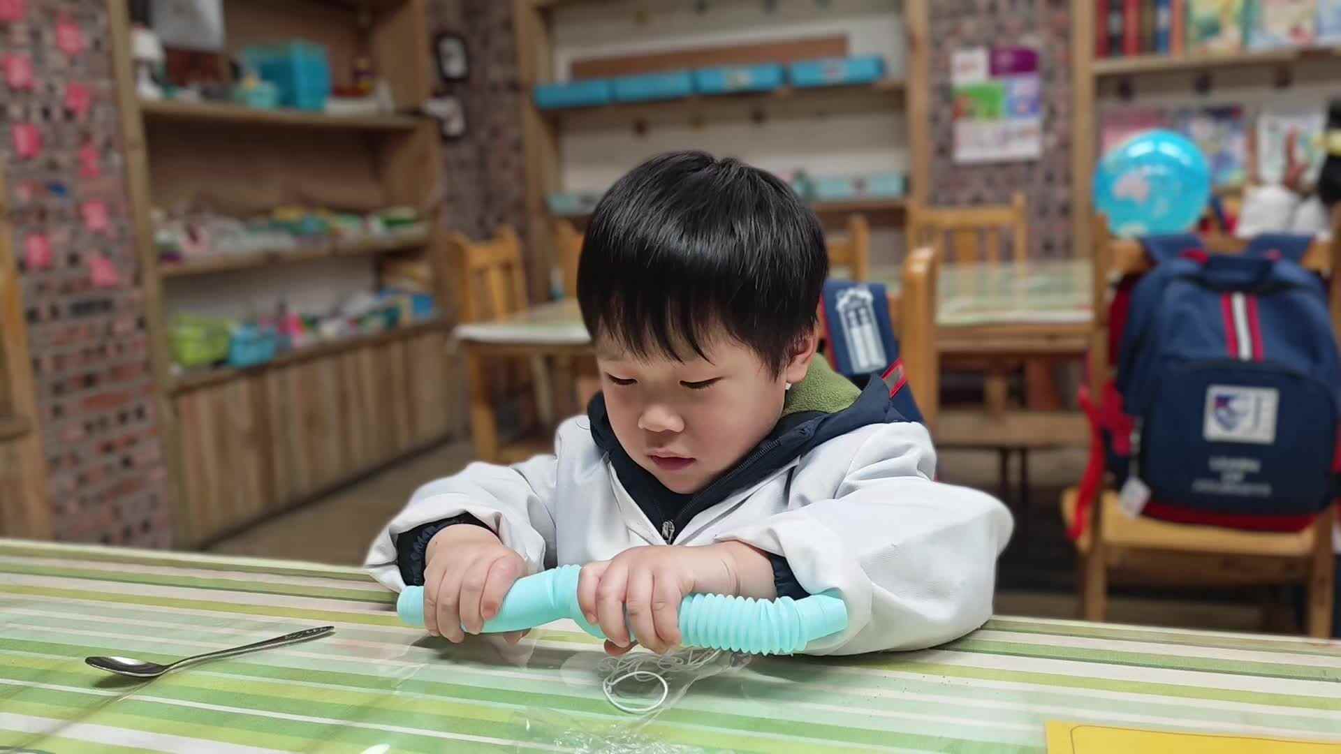 2026.3.25  实验中班 刘雍洛 科学课.mp4