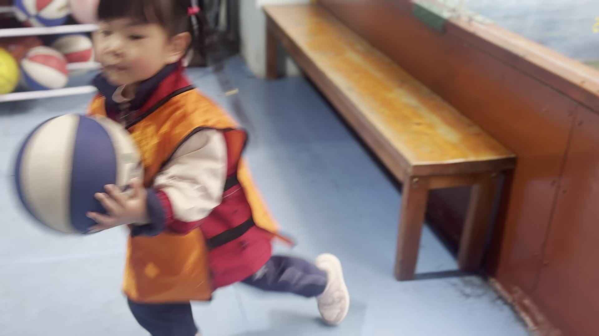 2026.3.19  实验中班  洪悦桐  篮球课.mp4