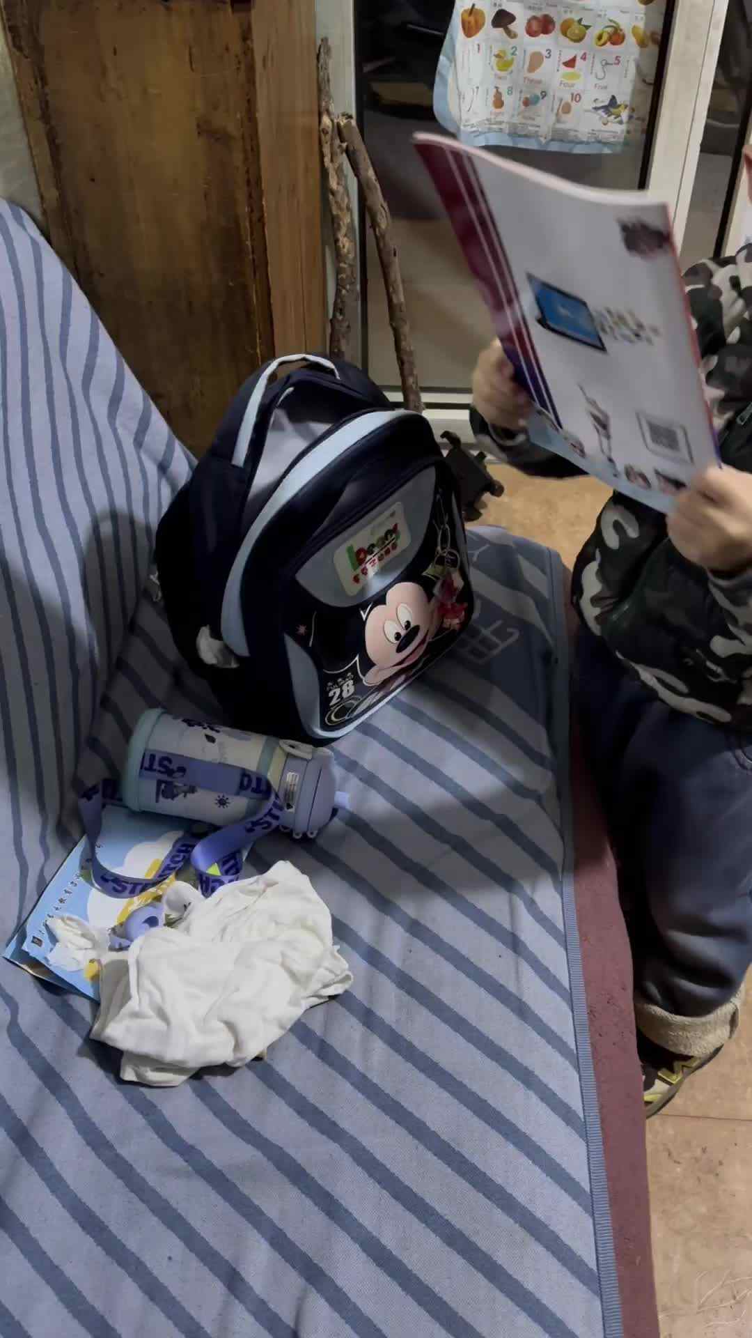 2026.3.3中A班站姿➕整理书包