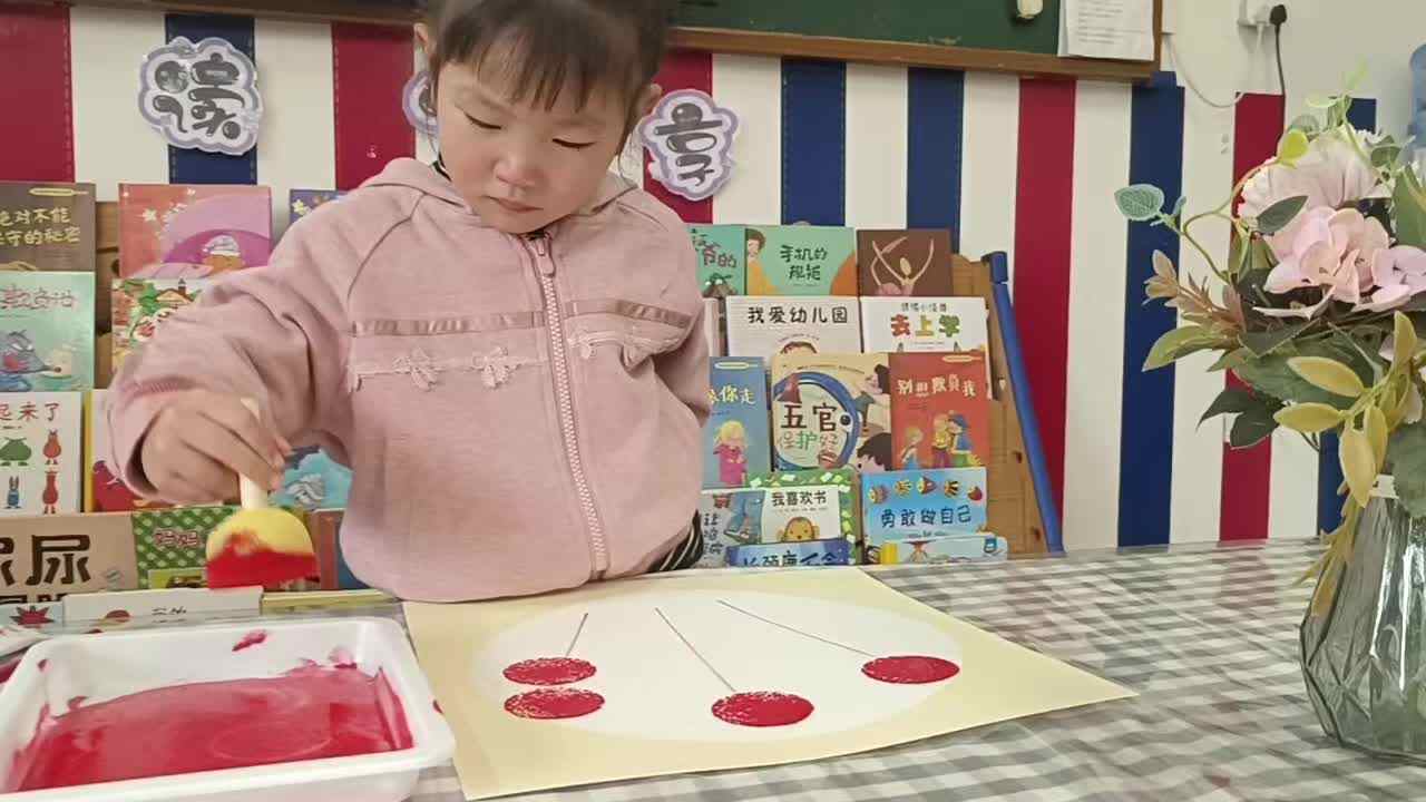 2026.3.30小A班唐紫琪主题：美术活动《冰糖葫芦》（学校教育教学活动）