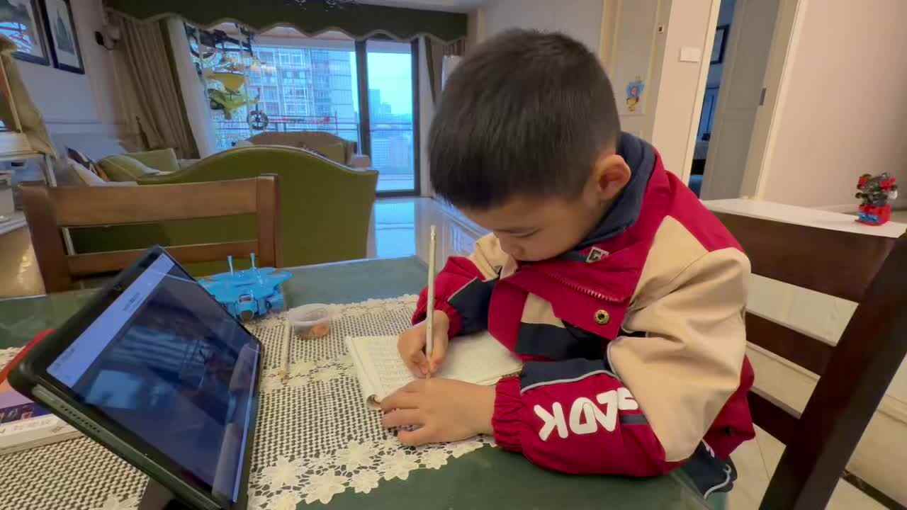 2026.3.16大A班刘奕宸写字3练习—数字3.mp4