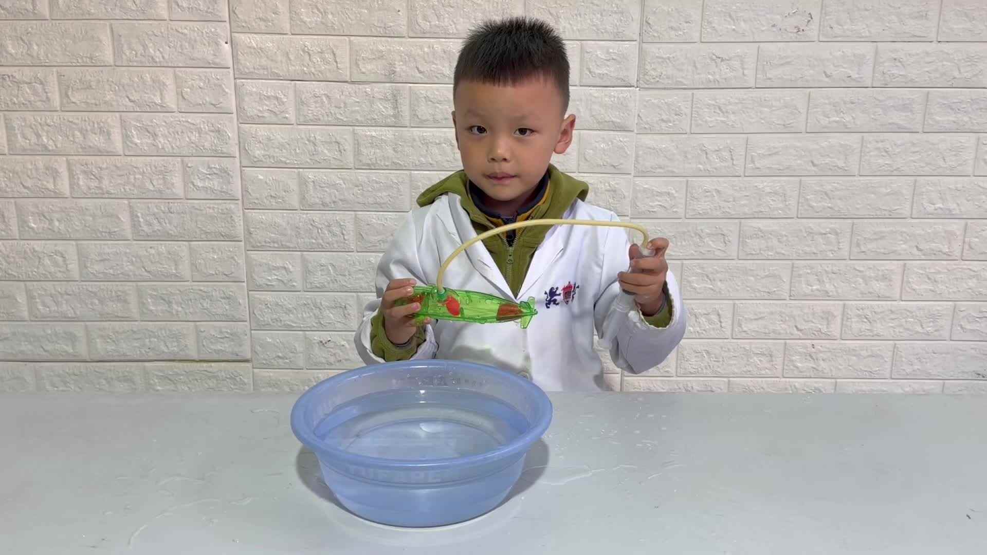 2026.3.10实验大班吴羡——会沉浮的核潜艇