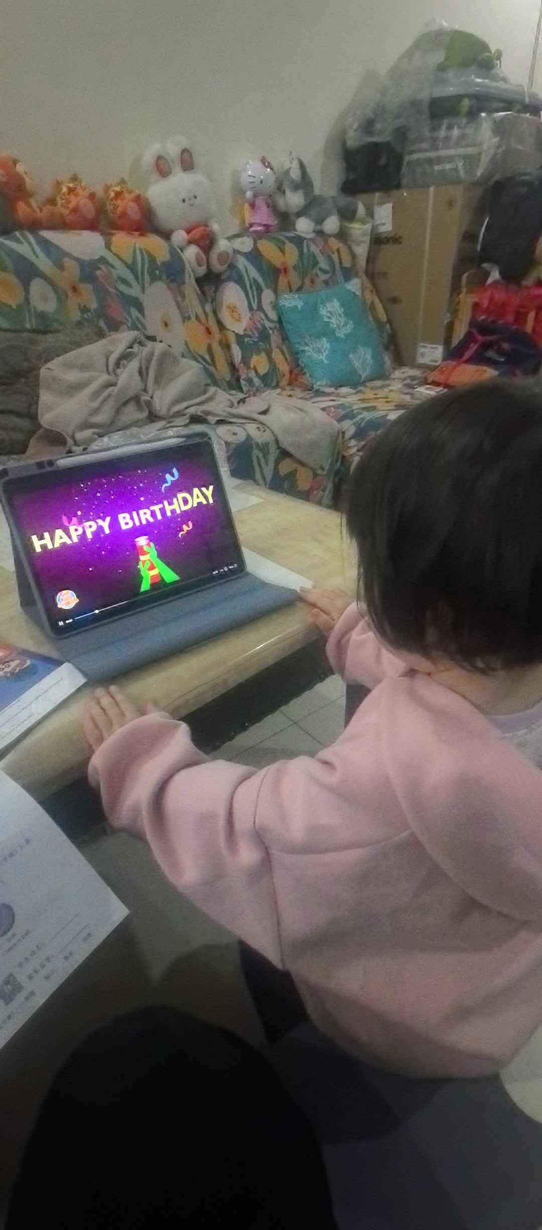 2026.03.27傅屹彤观看英文儿歌家庭闯关练习.mp4