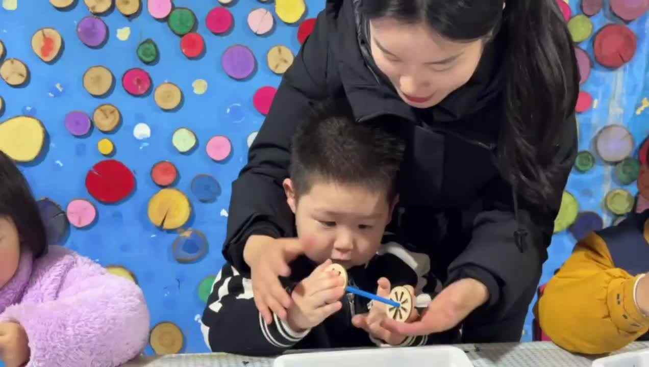 2026.3.17实验小班8号杨卓浩——手推车