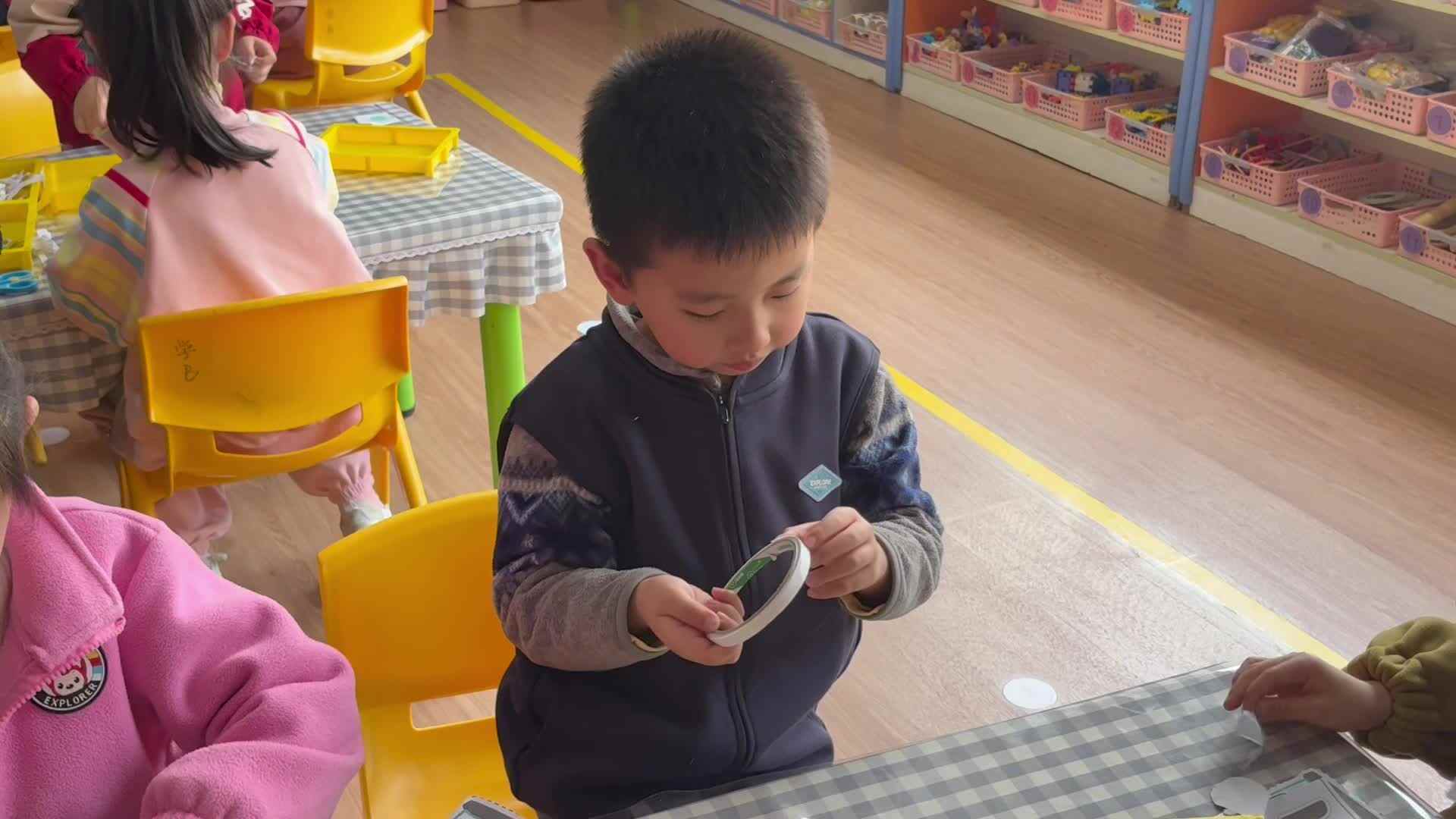 2026.3.13学前B班文言——剪纸游戏