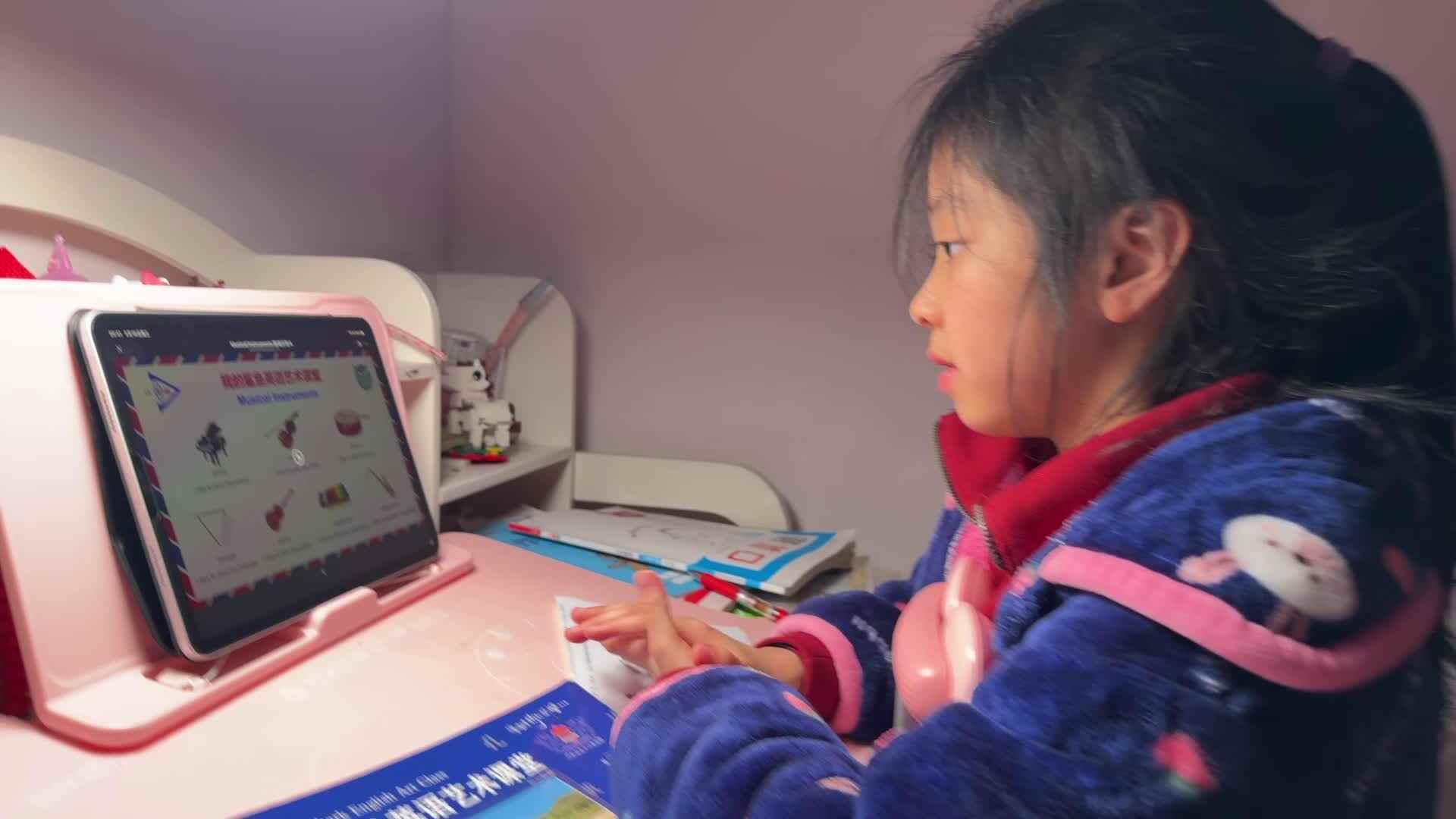 ⁣2026级B班20260318吴晨希闯关练习-鲨鱼英语.mp4