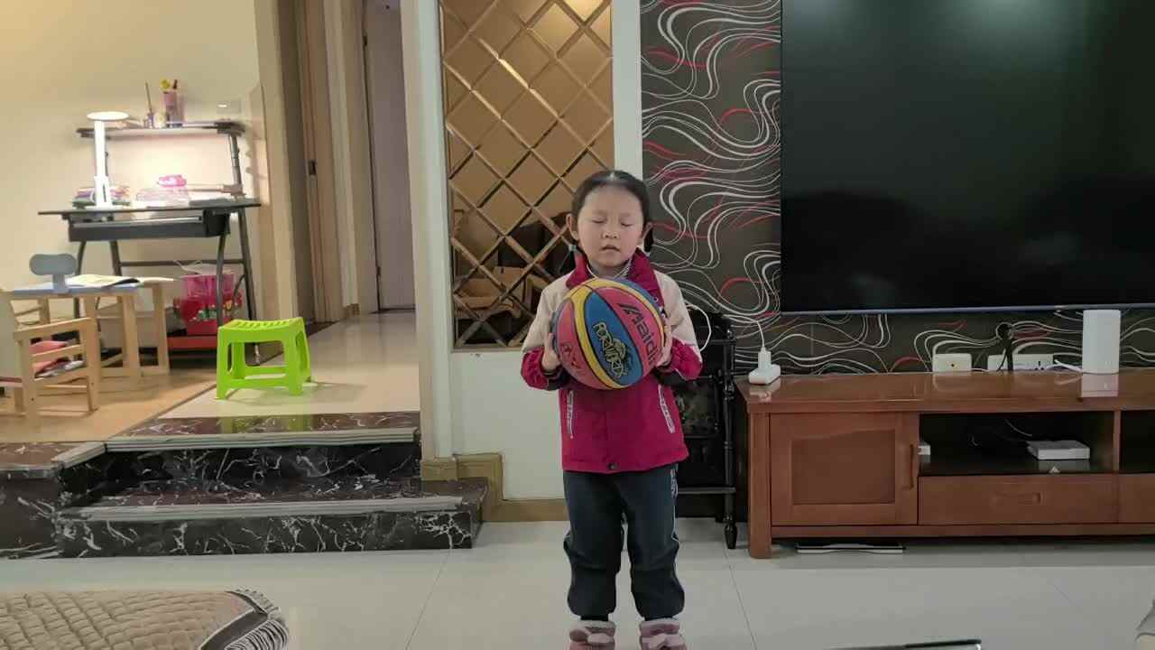 2026.3.9学A班李盈莹——拍球练习