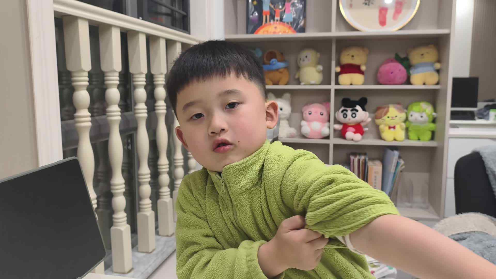 2026.3.26大A班李楷延——生活练习挽衣袖