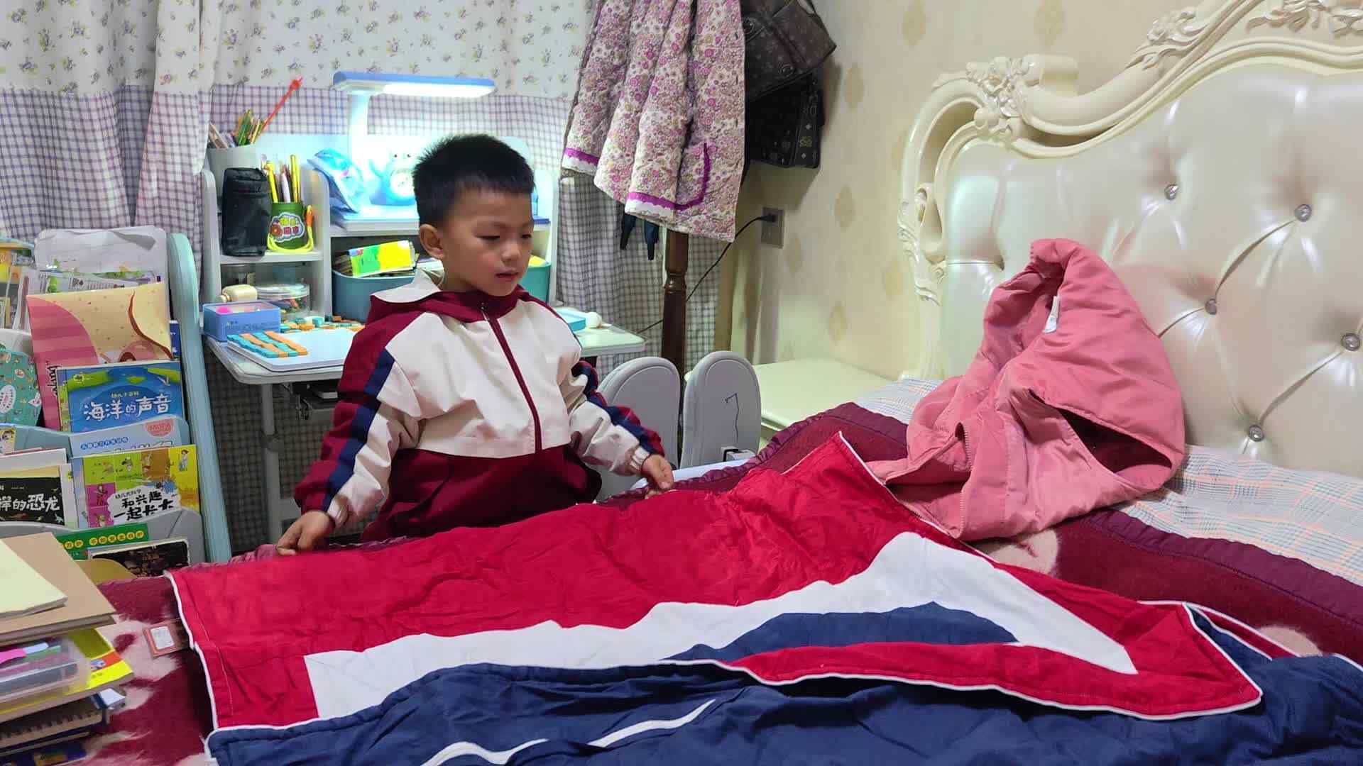 2026.3.9大A班陈禹呈——生活训练折叠被子