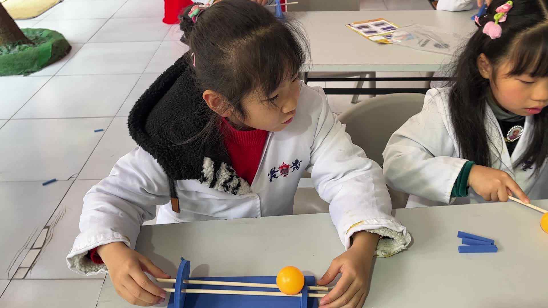 ⁣⁣2026.3.20 实验1班科学实验 张嘉芮