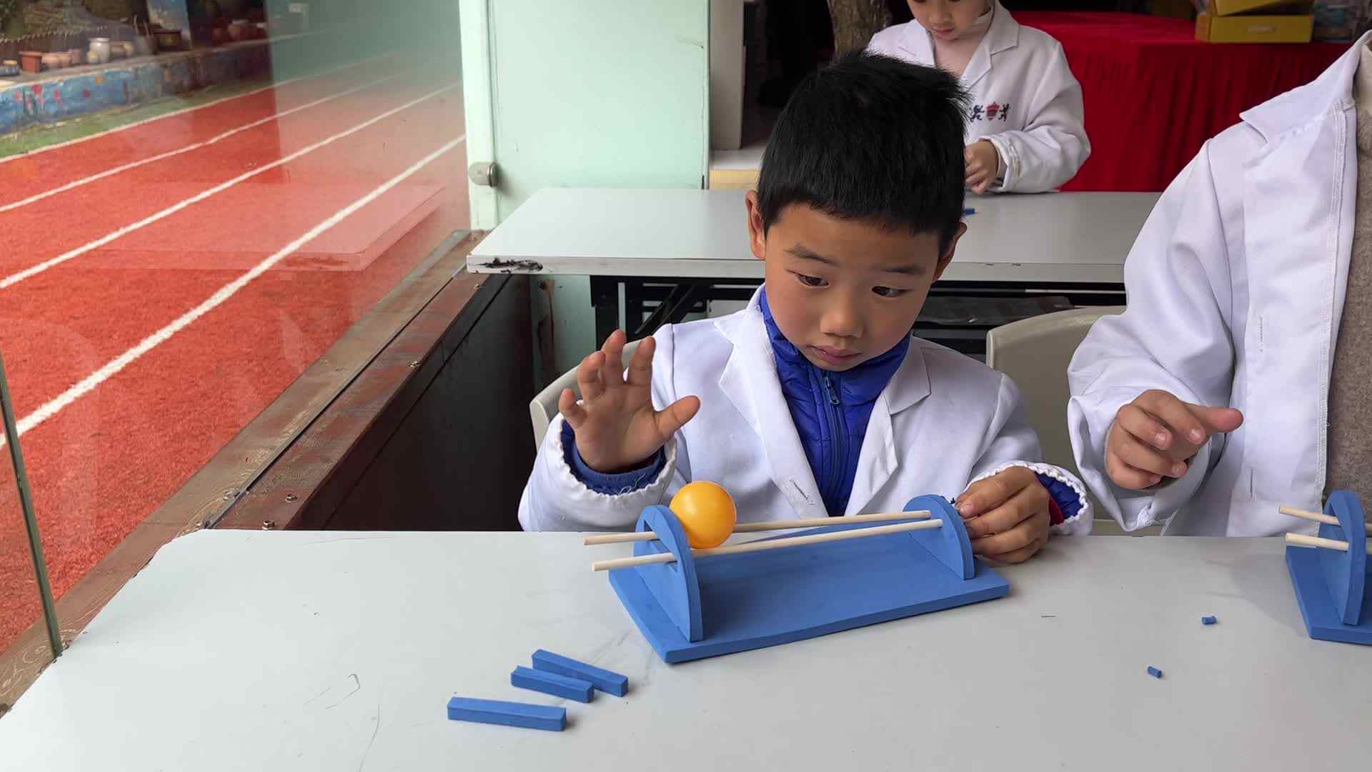 ⁣⁣⁣⁣⁣⁣⁣⁣⁣⁣2026.3.20 实验1班科学实验 徐梓图