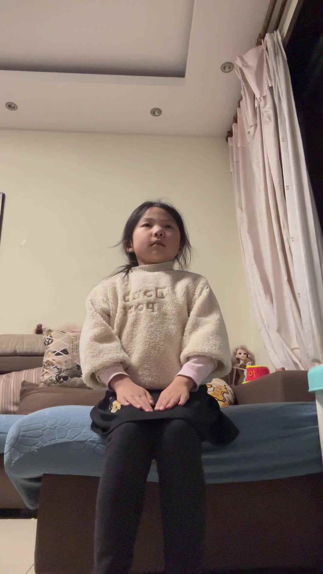 ⁣学B班李瑞溪坐姿练习3.3.mov