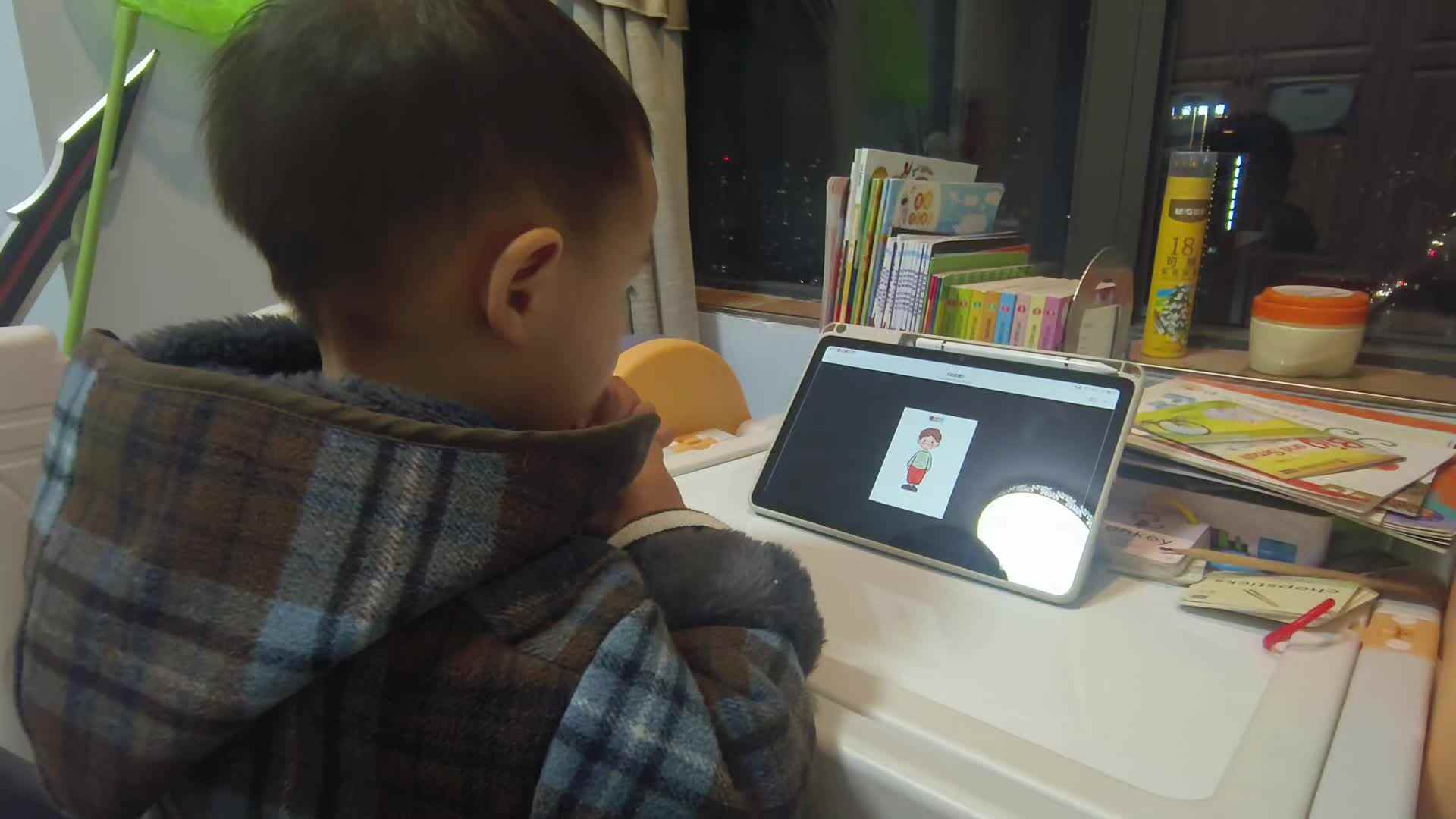 2026.3.3中A班 元宝 站姿+整理书包