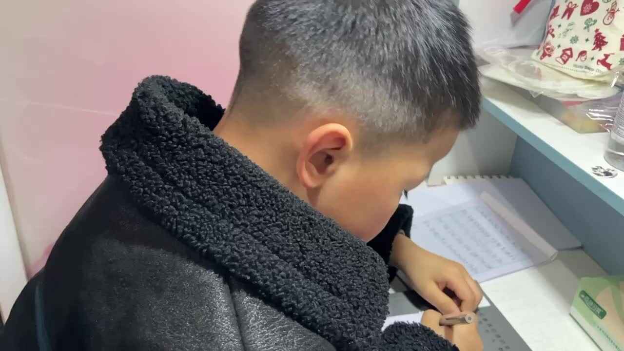 3.19 学b 田熙辰（数学听力练习题） trim.6E200333-817F-410C-962C-F78295576769.MOV