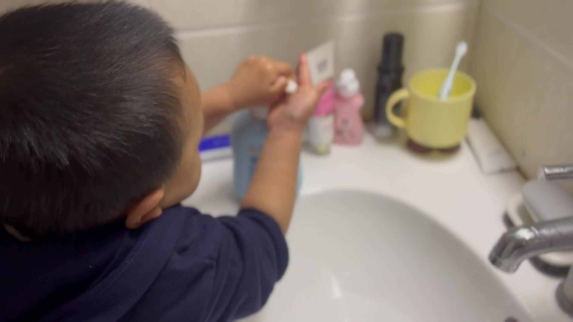 2026.3.5实验小班 胡舒阳 《七步洗手法》