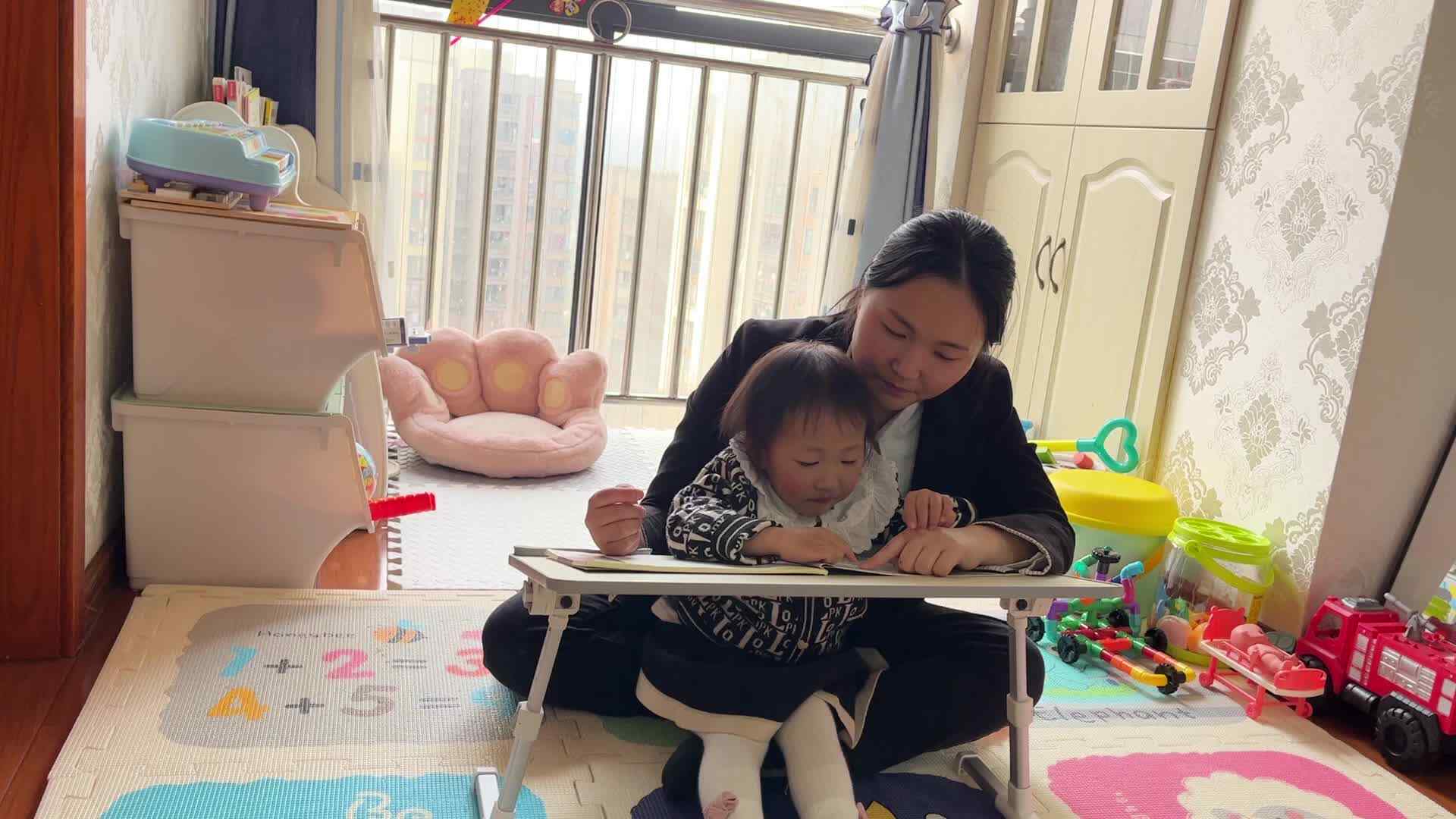 实验小班11号陈舒梦古诗指读