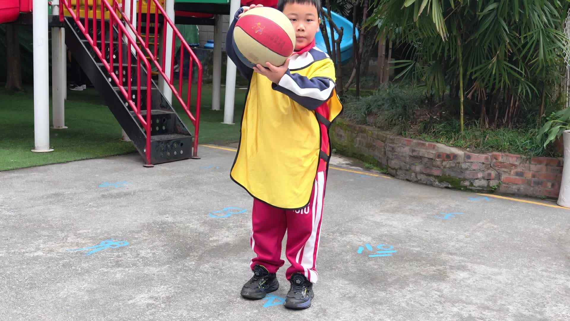 2026.3.6学A班江易轩——拍球