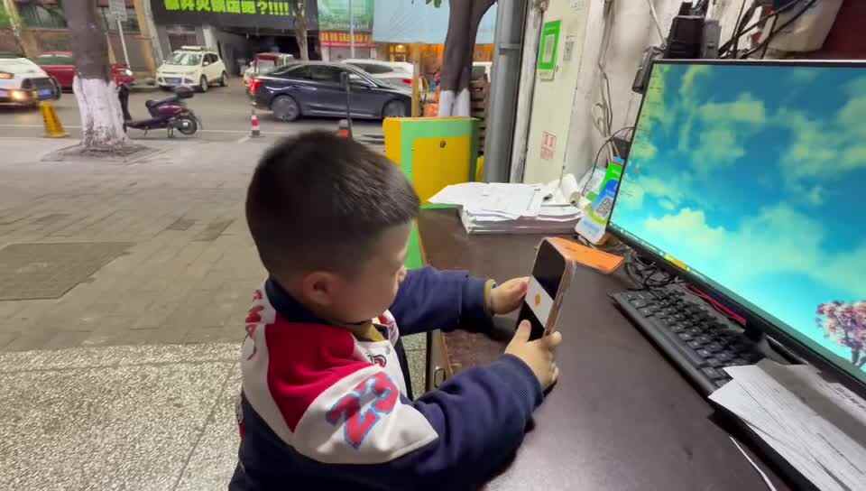 英语《How Many Fingers》