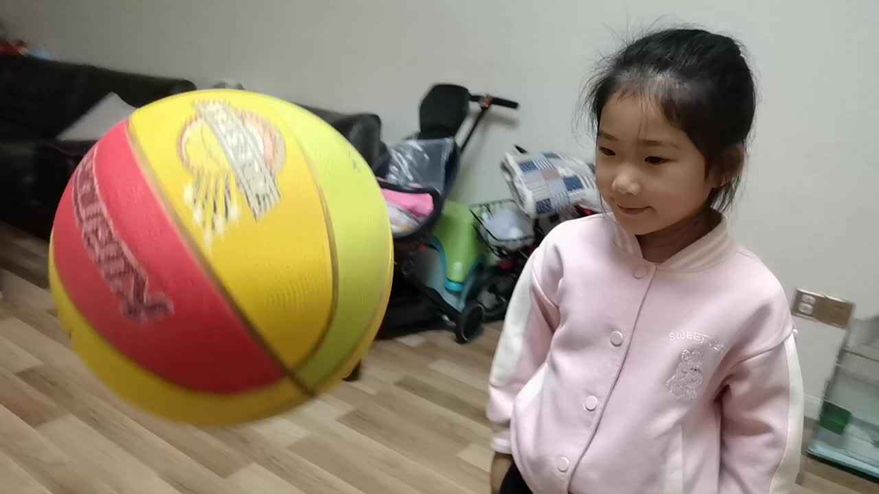 VID_20260313_190527.mp4学前B班宁汐言体能训练篮球操练习。