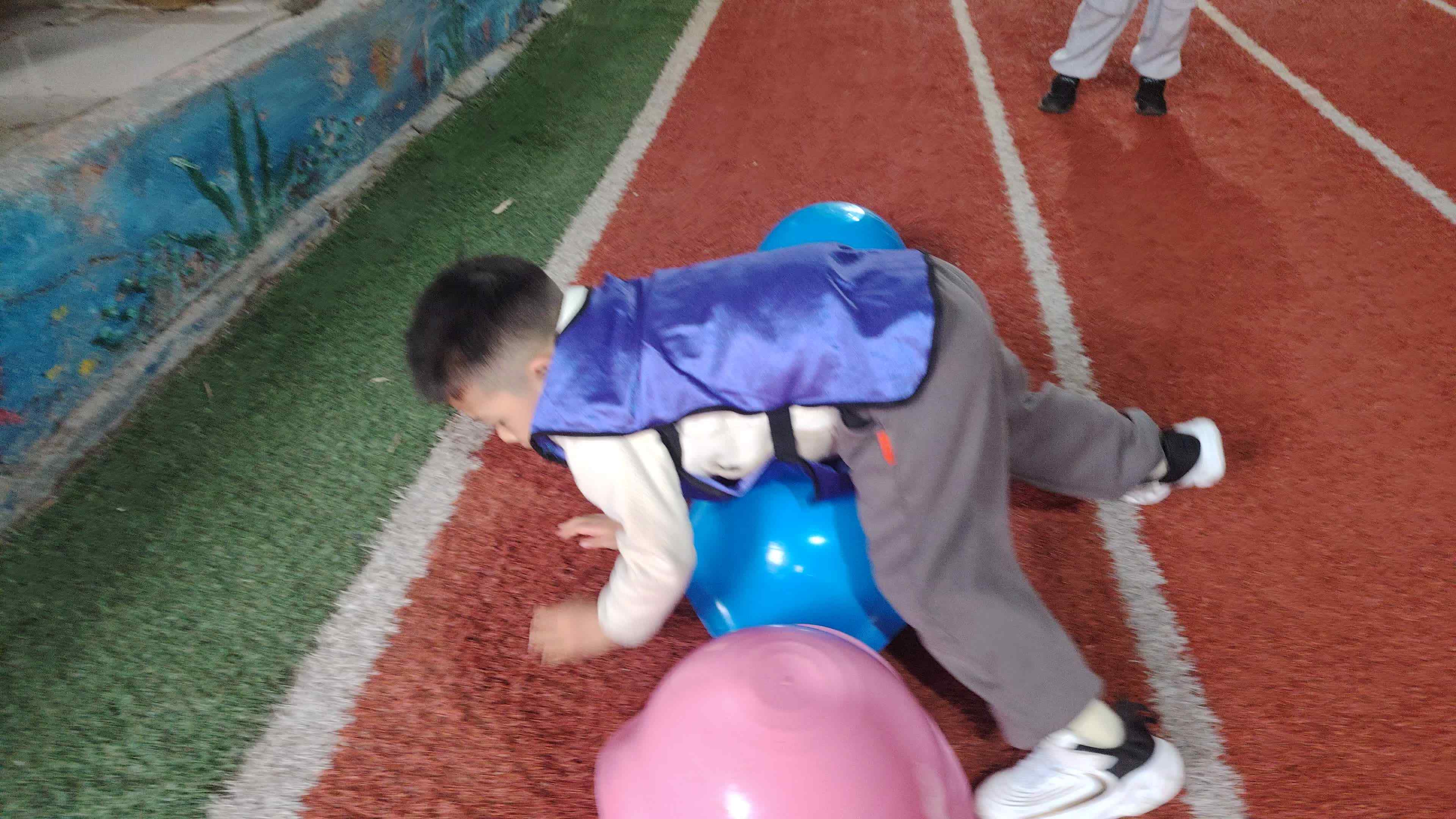 3.12，杨力诚   体能—螃蟹爬