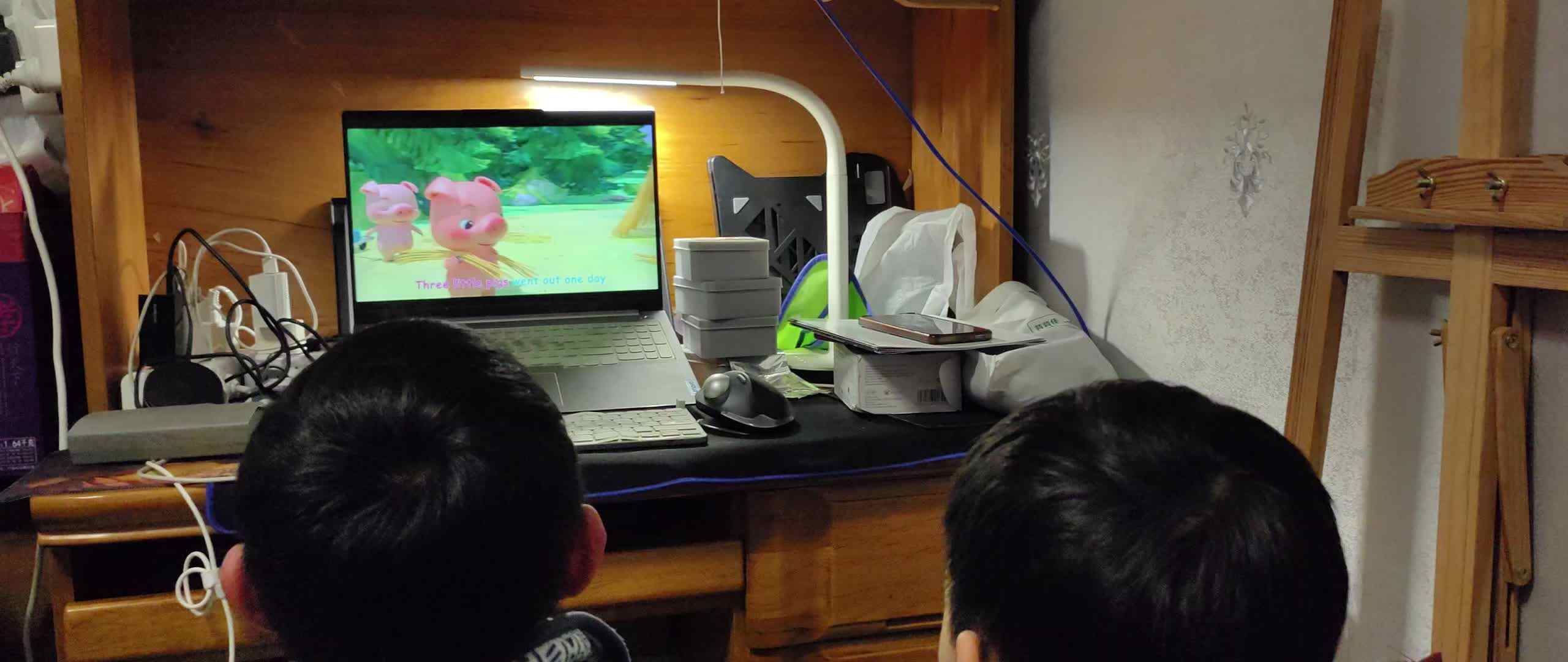 大A班2026.3.14李柯辰李柯佑看三只小猪英语视频.mp4